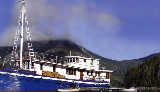 Floating Bed & Breakfast