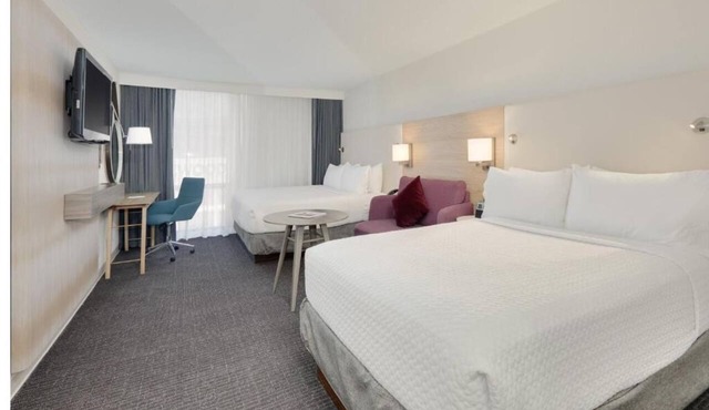 Four Units | Breakfast Included | Outdoor Pool Access
