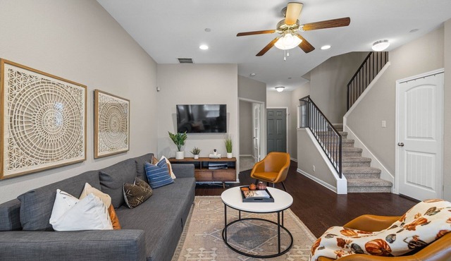 Fully Equipped 2BR Home Walkable to Whole Foods