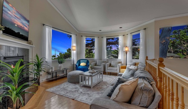 Fun 5BR Coastal Retreat w/Pool Table/Arcade/Darts