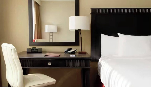 Garden View Stay: Walkable to Union Station & Walt Disney Hall – Great Value