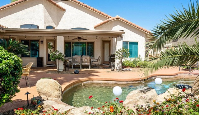 Gilbert Ranch neighborhood, Single level home with pool, hot tub, and fire pit!