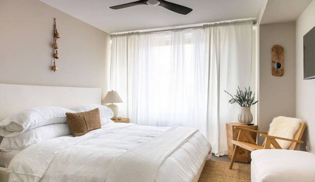 Gracious 2 Bed 2 Bath Apartment with Free Parking