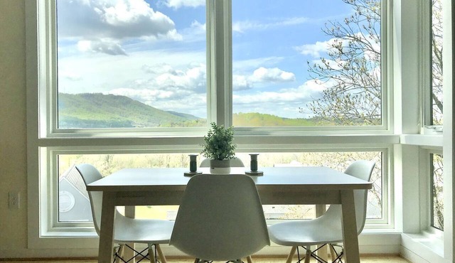 Greensview Apartment | 2 Bedroom, 2 Bath - Beautiful views!
