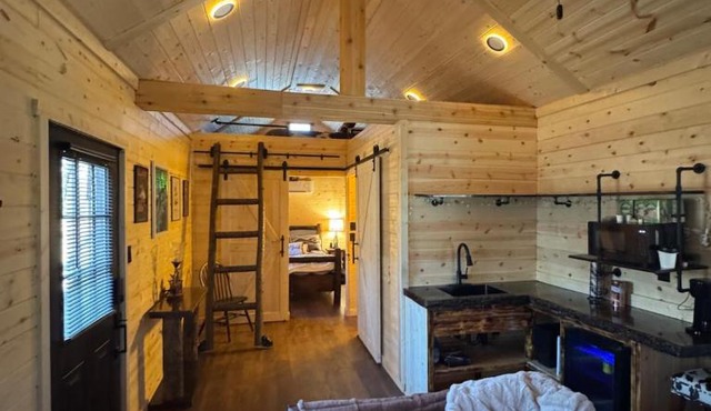 Grinning Mule Lodge