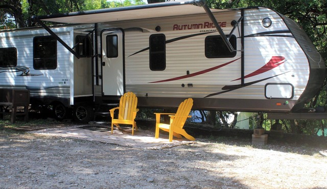 Gruene River Glamping - High & Dry