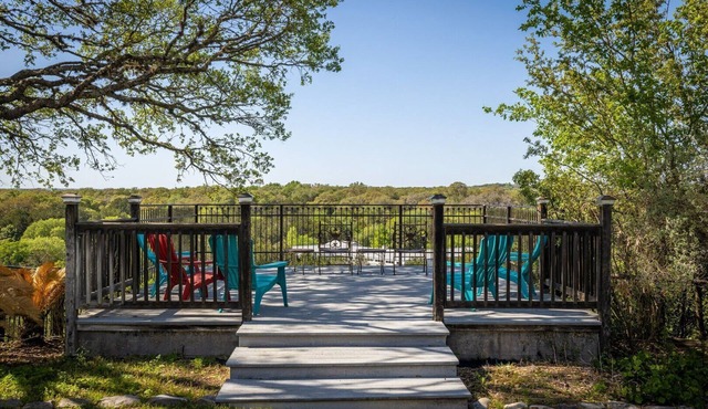 Gruene Vista on the Guadalupe - 1 mi to Gruene, 3 mi to Downtown NBTX, Panoramic Hill Country Views