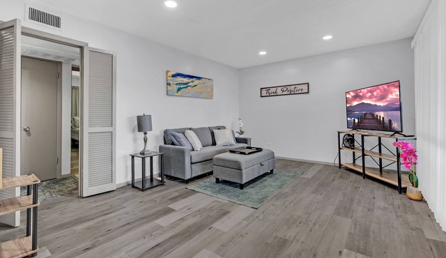 Happy 2 bedroom 1 bathroom apartment
