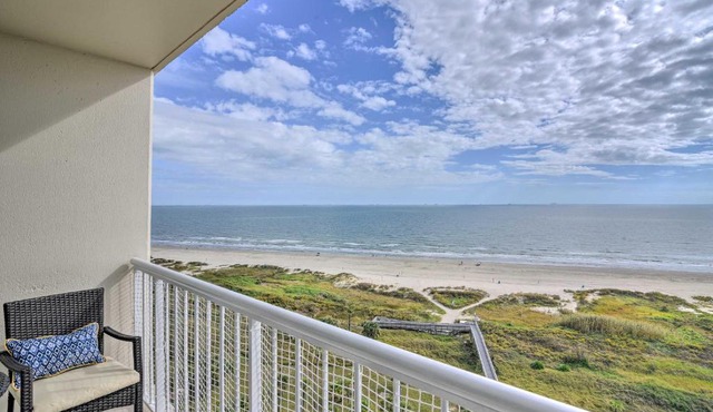 Heated Pool + Gulf View: Galvestonian Resort Condo