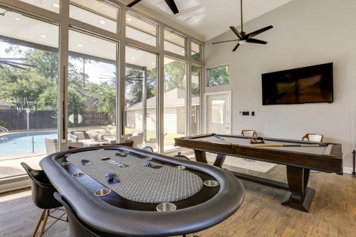 Heated Pool, Hot Tub, Game Room: Houston Group Gem