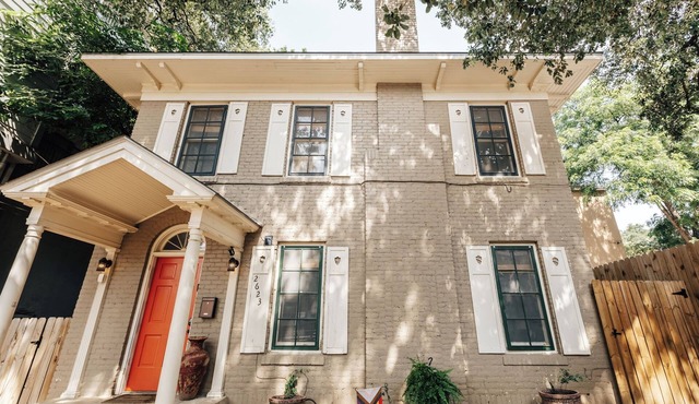 Historic 4BR Victorian Family Retreat ❤️Free Parking Near UT & Downtown