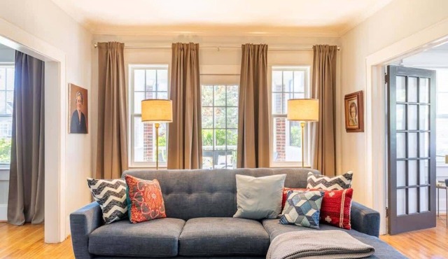 Historic Dilworth 3-Unit Stay | 6 King Beds + Parking | Near Atrium & Novant