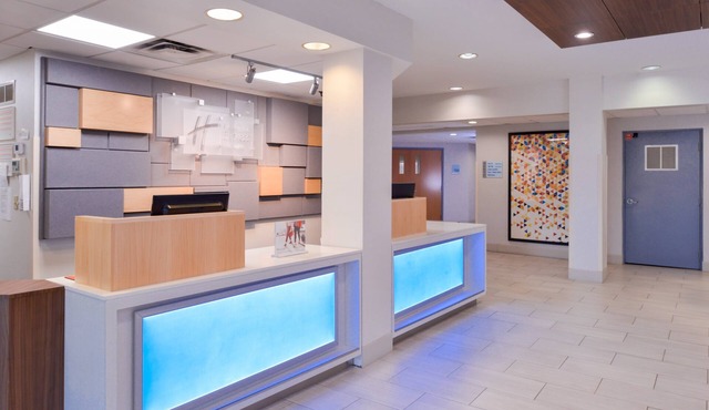 Holiday Inn Express Southfield-Detroit, an IHG Hotel