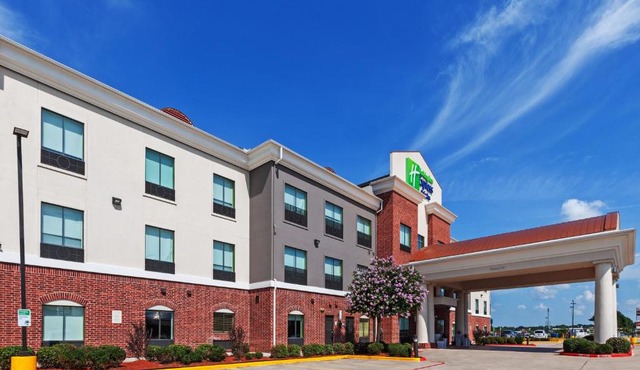 Holiday Inn Express & Suites Sealy by IHG