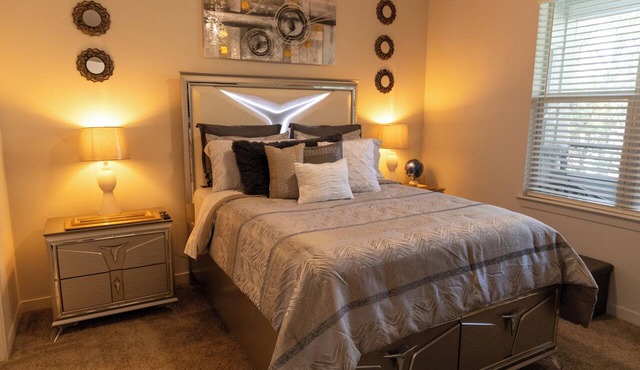 Home Away From Home.Cozy 1-bedroom with WiFi, AC in charming Uptown Charlotte.