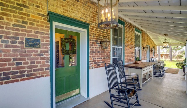 Hot Tub Access: Historic Group Getaway in Amherst!