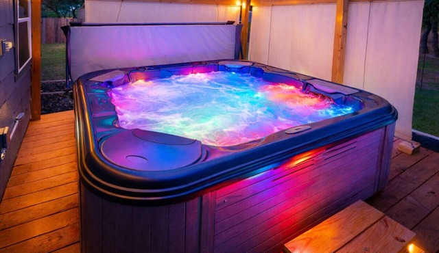 Hot Tub~Game Room~Detached Casita~Fire Pit~Private