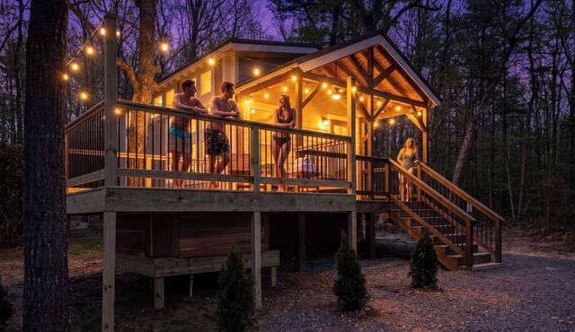 Hot Tub, Hickory Tiny Home in Menlo! Secluded
