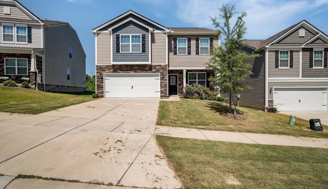 House 5 minutes to Whitewater center and 12 minutes to Charlotte Douglas Airport