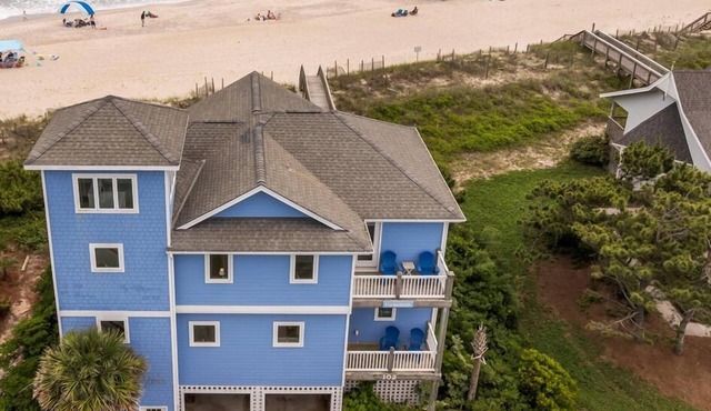 Hyacinth - Large Luxury Oceanfront Home, Hot Tub, Pool Access