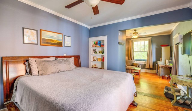King Studio Suite w/Walk-In Shower | Pet Friendly