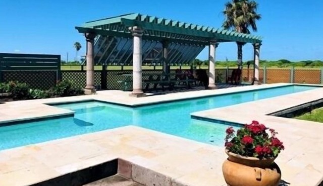 Laguna Rest, Three Bedroom, 2 Bathroom. Private Swimming Pool. Water View.