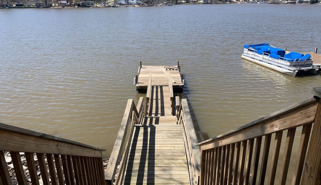 Lake front house with private boat dock and breathtaking view of the lake