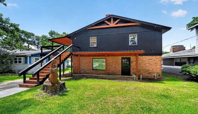 Lake Tawakoni Oasis GameHouse,Waterfront, BoatHouse,Fishing Retreat,Hot tub
