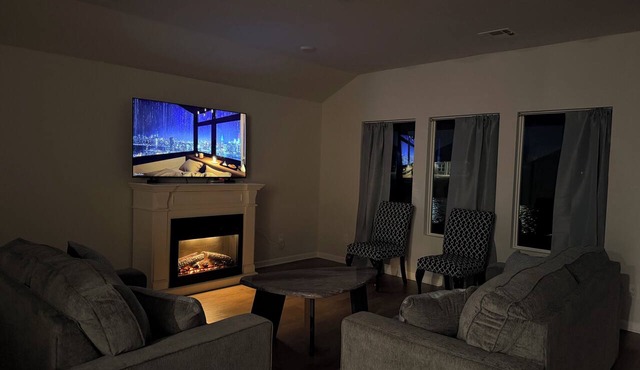 Lake view 4-bedroom house in Oklahoma City
