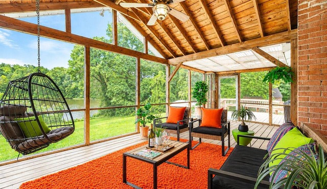 Lakefront 4BR Home w/Screened Porch & Deck Views, Near HPU, Greensboro & Winston