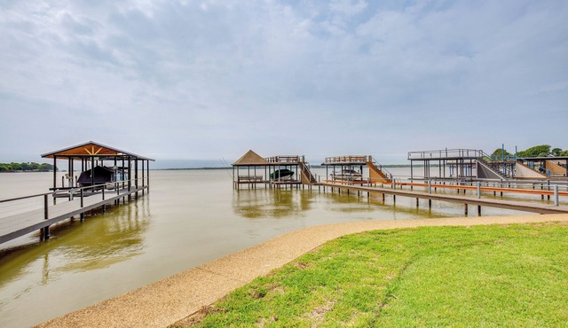Lakefront Gem w/Dock & Game Room in Cedar Creek