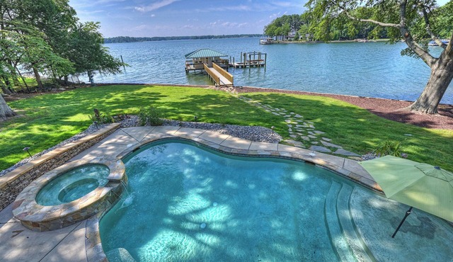 Lakeshore Lookout - Amazing Long Range Views, Pool, Hot Tub, Fire Pit, Theatre Room and much more!