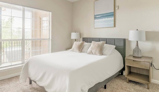 Landing | Amazing 2BD, Pool, Gym