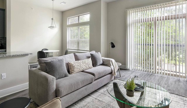 Landing | Beautiful 1BD, Clubhouse, Pool