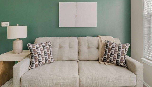 Landing | Beautiful 1BD in Copperfield
