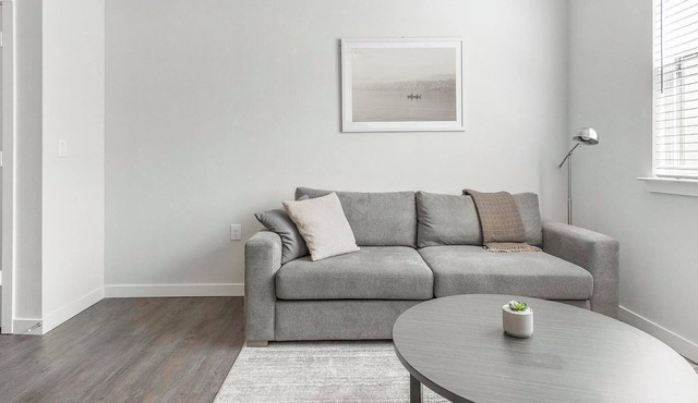 Landing | Beautiful 1BD, Pool, Courtyard