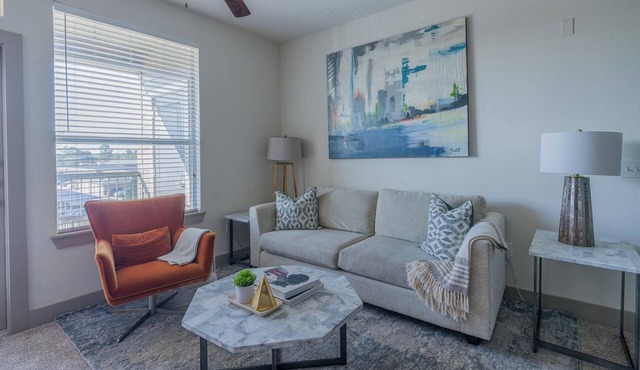 Landing | Beautiful 2BD, Clubhouse, Courtyard