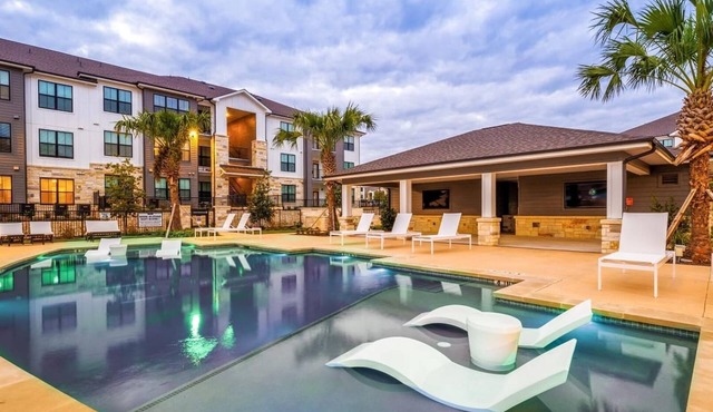 Landing | Beautiful 1BD, Clubhouse, Game Room