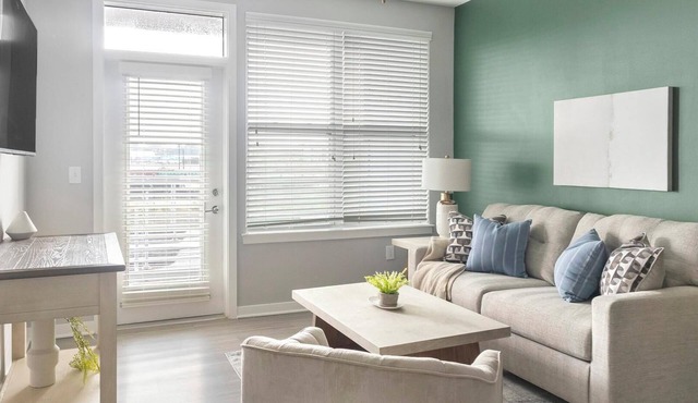 Landing | Chic 1BD, Gym