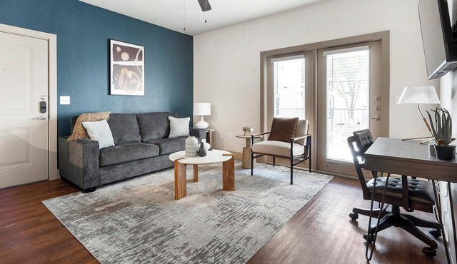 Landing | Chic 1BD, Pool, Gym