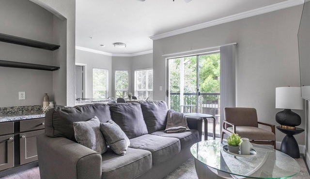 Landing | Chic 2BD, Clubhouse, Pool