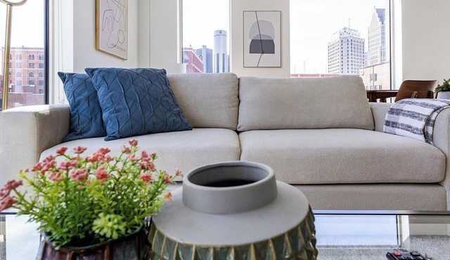 Landing | Chic 2BD, Clubhouse, Gym