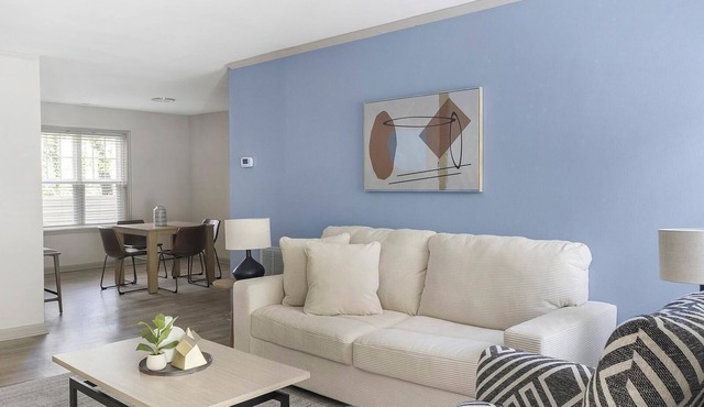 Landing | Chic 2BD, Clubhouse, Gym