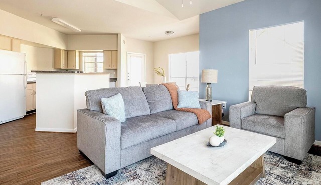 Landing | Chic 2BD, Gym, Pool