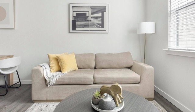 Landing | Incredible 1BD, Pool, Gym