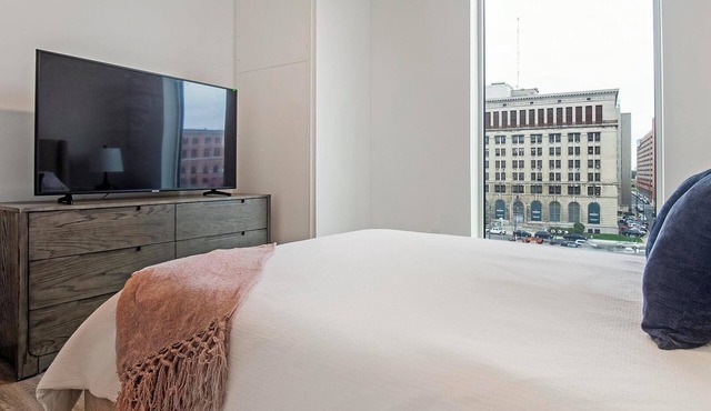 Landing | Modern 1BD, Gym, Clubhouse