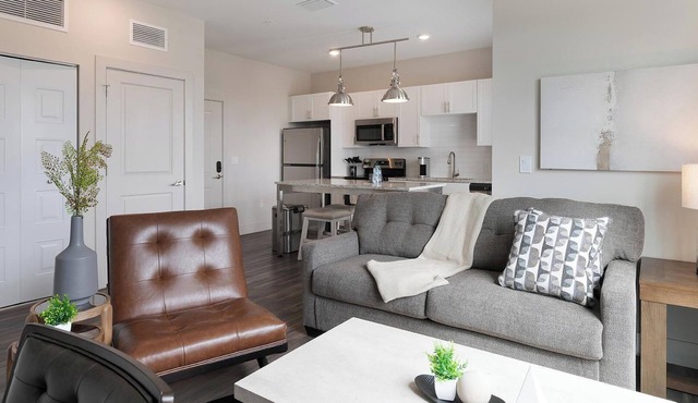 Landing | Modern 1BD, Gym, Game Room
