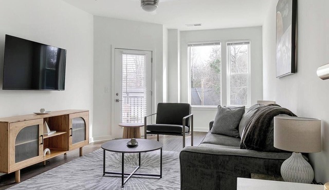 Landing | Modern 1BD, Gym, Clubhouse