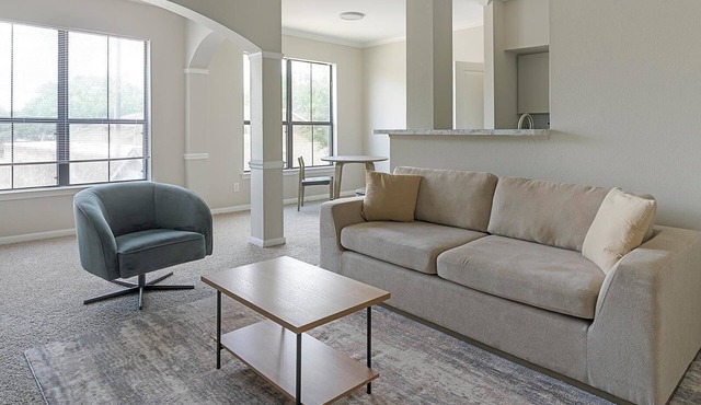 Landing | Modern 1BD, Pool, Gym