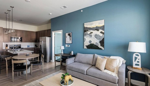 Landing | Modern 2BD, Gym, Pool